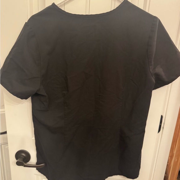 FIGS Black V-Neck Short Sleeve Scrub Top - Picture 2 of 3